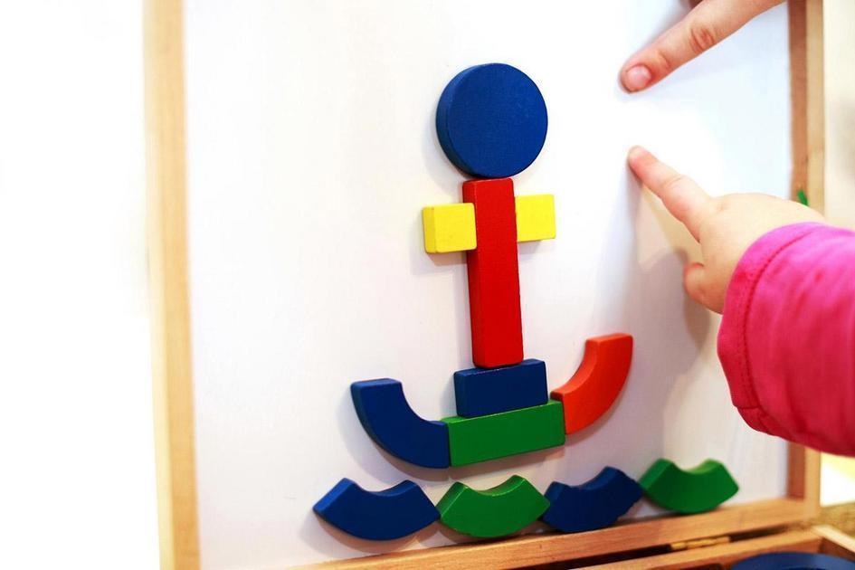 Criando Espaços de Aprendizagem com Móveis Montessori em Casa