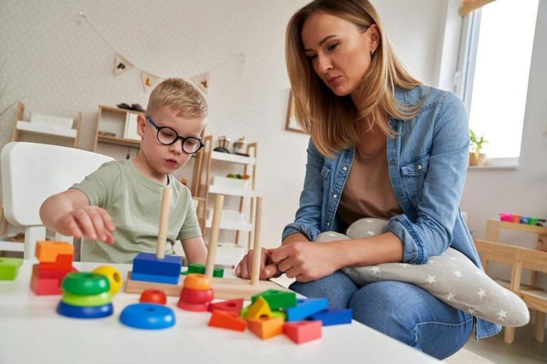 bebe montessori brinquedos