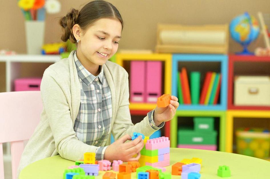 Como Escolher o Brinquedo de Madeira Montessori Ideal para o Seu Filho de 3 Anos Como Escolher o Brinquedo de Madeira Montessori Ideal para o Seu Filho de 3 Anos