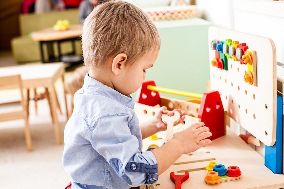 Materiais de linguagem e comunicação Montessori Materiais de linguagem e comunicação Montessori
